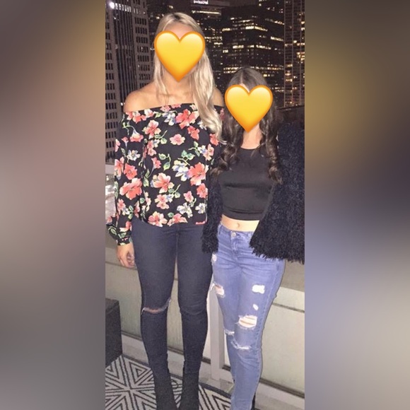 Off the shoulder floral top - Picture 2 of 4